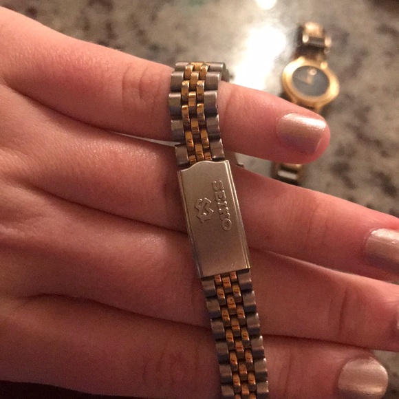 Seiko watch in pretty good contrition - Picture 2 of 3